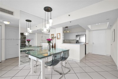 Comprar apartamento en The Waves Condo 603