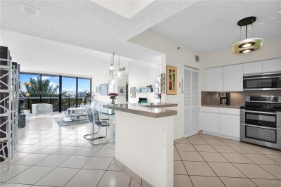 Comprar apartamento en The Waves Condo 603