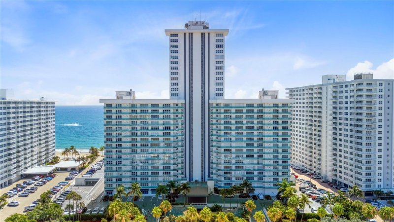 Condo for sale at Playa Del Mar 816