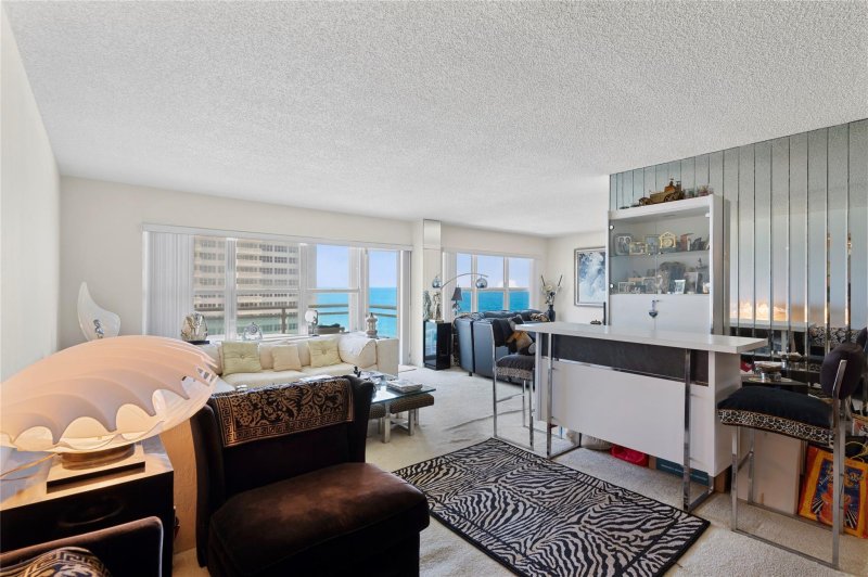 Condo for sale at Playa Del Mar 816