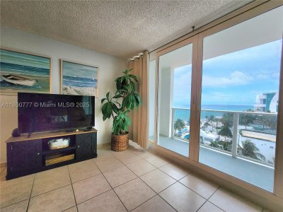 Aluguel de apartamento no Alexander Towers 815