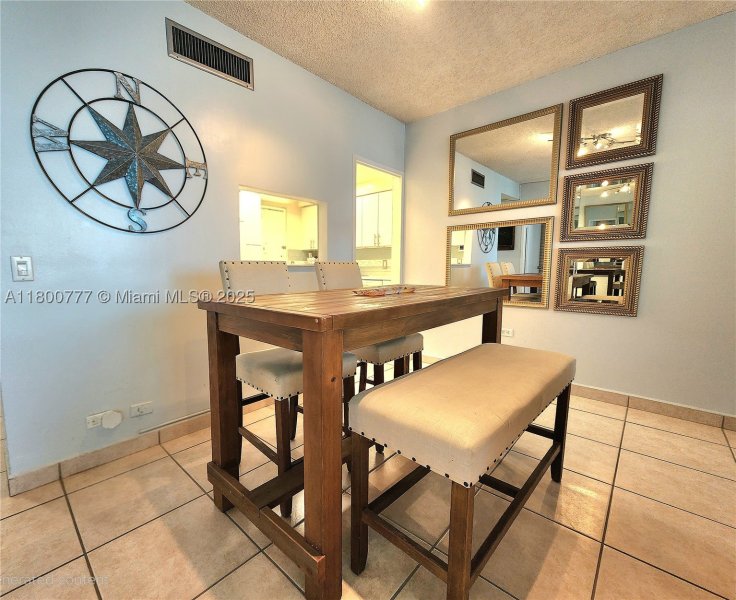 Apartment for rent at Alexander Towers 815