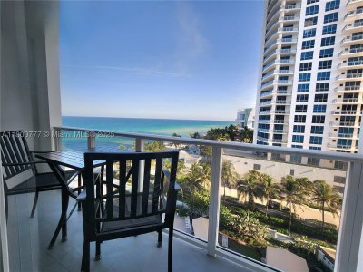 Aluguel de apartamento no Alexander Towers 815