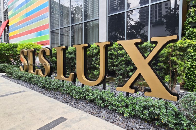 Comprar apartamento en SLS Lux Brickell 2201