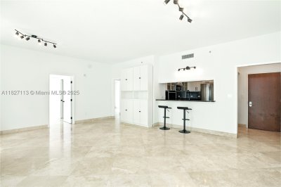 Comprar apartamento no Brickell on the River North 4021