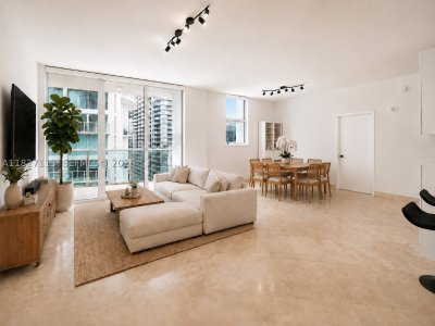 Comprar apartamento no Brickell on the River North 4021