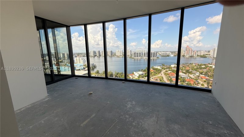 Condo for sale at Porsche Design Tower 2303