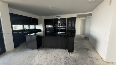 Comprar apartamento no Porsche Design Tower 2303