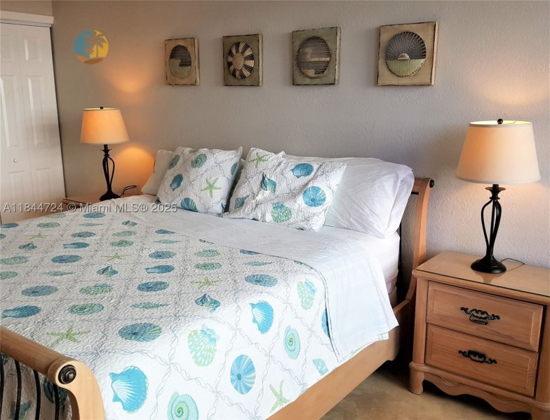 Condo for sale at The Alexander 510