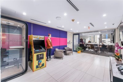 The Club At Brickell Bay Apt #950-A