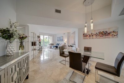 Comprar apartamento no Turnberry Village South 308