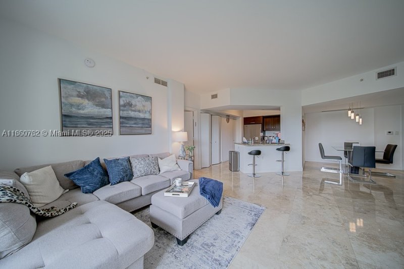 Comprar apartamento en Turnberry Village South 308
