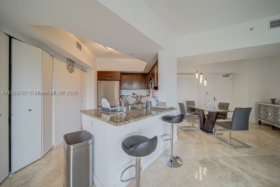 Comprar apartamento no Turnberry Village South 308