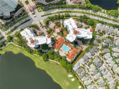 Comprar apartamento no Turnberry Village South 308