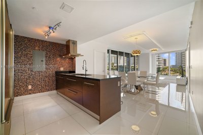 Icon Brickell Tower II Apt #402