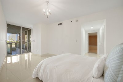 Comprar apartamento no Icon Brickell Tower II 402