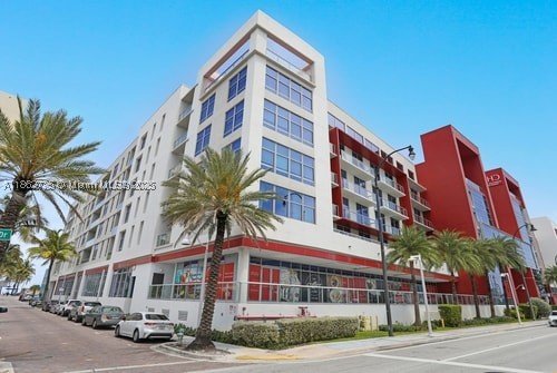 Condo for sale at Costa Hollywood S216