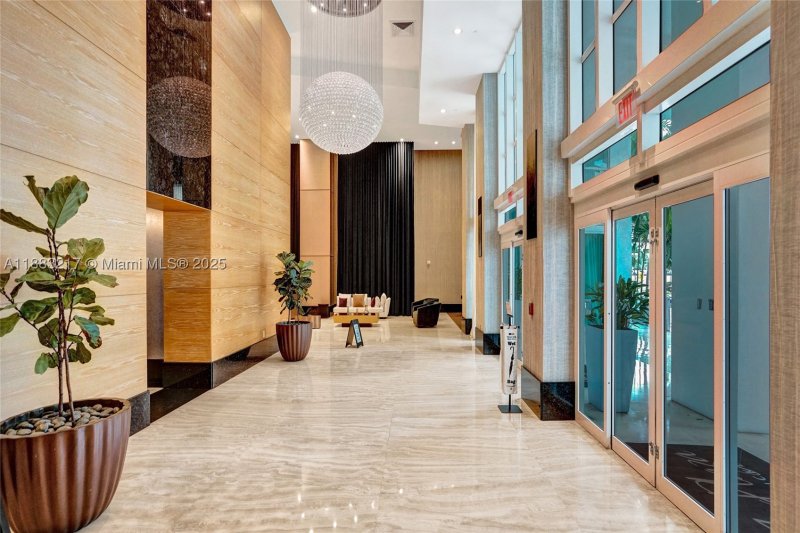 Comprar apartamento no The Plaza Tower I 1704