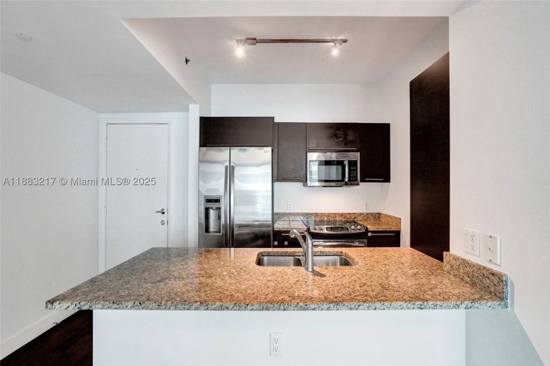 Comprar apartamento no The Plaza Tower I 1704