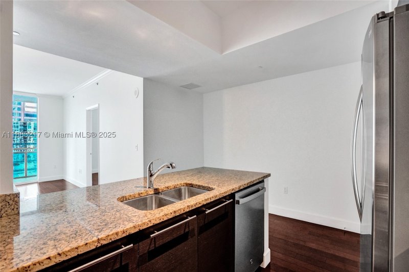 Comprar apartamento no The Plaza Tower I 1704