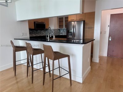 Aluguel de apartamento no Brickell on the River North 3817