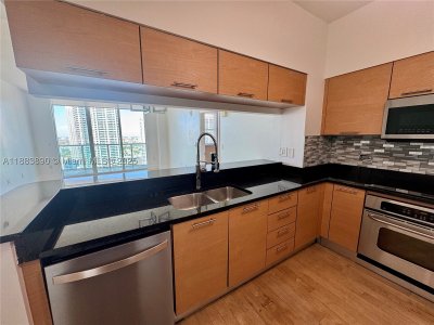Aluguel de apartamento no Brickell on the River North 3817