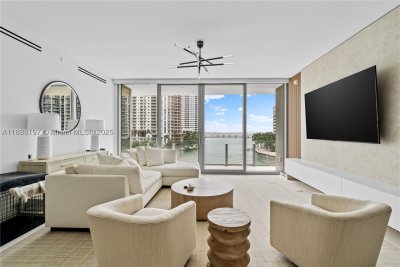 Comprar apartamento no Aston Martin Residences 1103