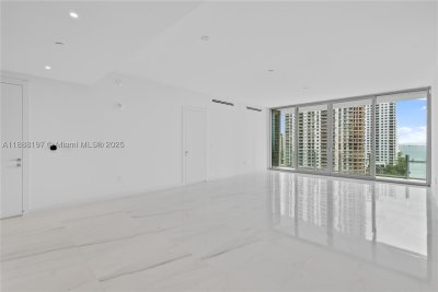 Comprar apartamento no Aston Martin Residences 1103