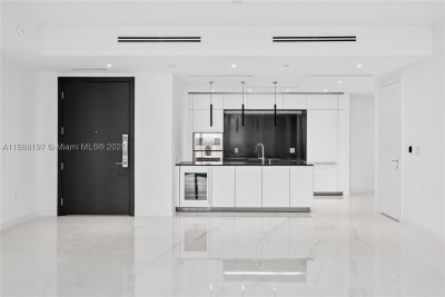 Comprar apartamento no Aston Martin Residences 1103