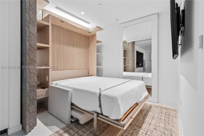 Comprar apartamento no Aston Martin Residences 1103