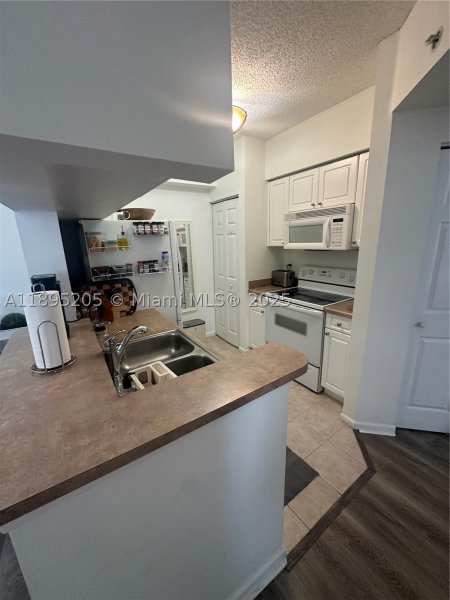 Condo for sale at Porto Bellagio 3402