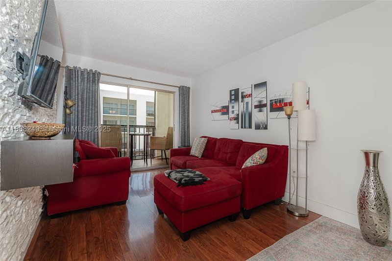 Condo for sale at Le Cartier 426