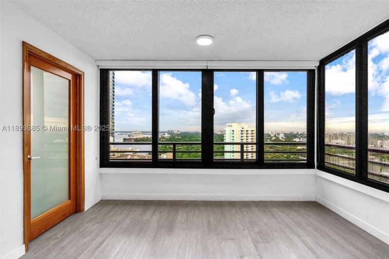 Condo for sale at Brickell Bay Club PH208