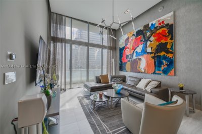 Icon Brickell Tower II Apt #2211