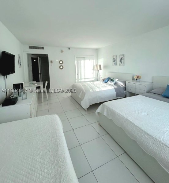 Apartment for rent at Castle Beach Club 617