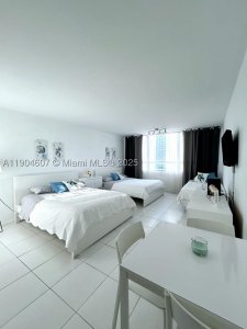 Aluguel de apartamento no Castle Beach Club 617