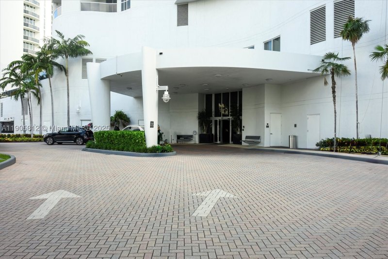 Comprar apartamento no Trump Tower Three 3405