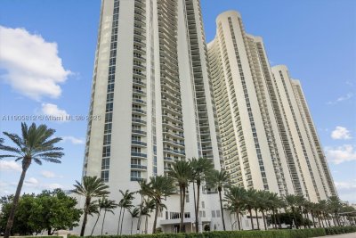 Comprar apartamento no Trump Tower Three 3405