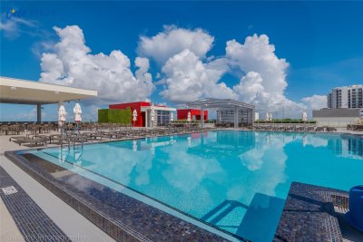 Comprar apartamento no Costa Hollywood N522