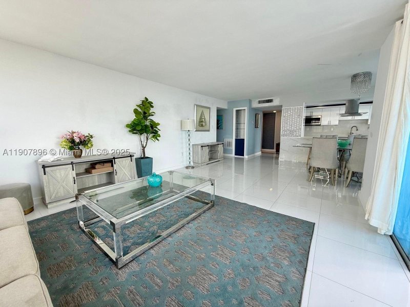 Condo for sale at Del Prado South Tower 1604