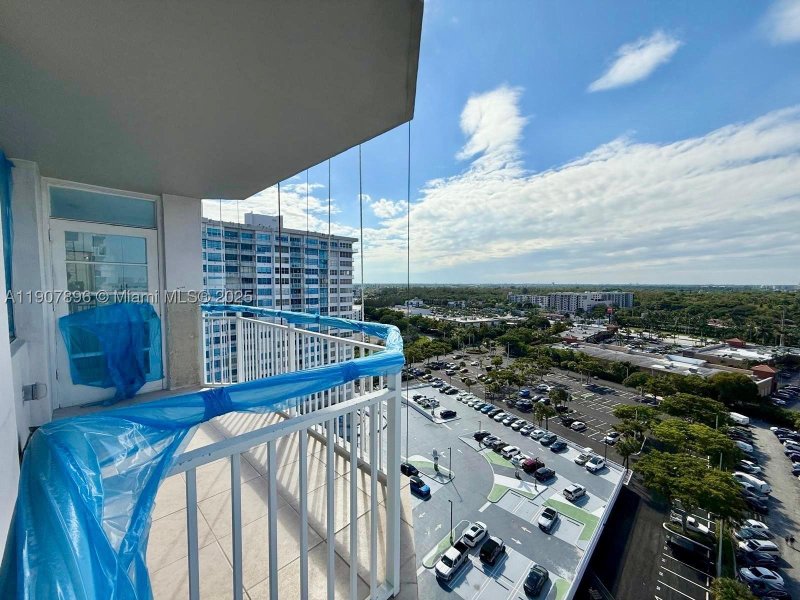 Condo for sale at Del Prado South Tower 1604