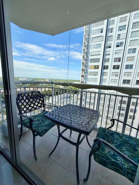 Condo for sale at Del Prado South Tower 1604