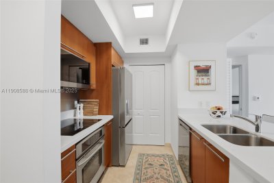 Comprar apartamento no Cosmopolitan 2420