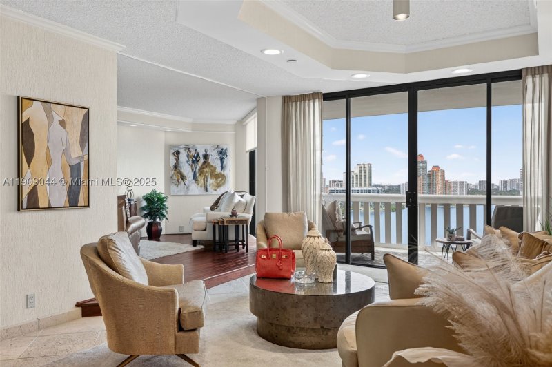 Condo for sale at 3000 Williams Island 1904