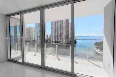 Comprar apartamento no Aston Martin Residences 1003