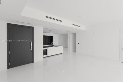 Comprar apartamento no Aston Martin Residences 1003