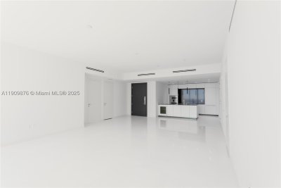 Comprar apartamento no Aston Martin Residences 1003