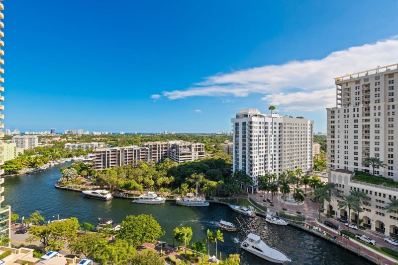 Condo for sale at Watergarden 1603