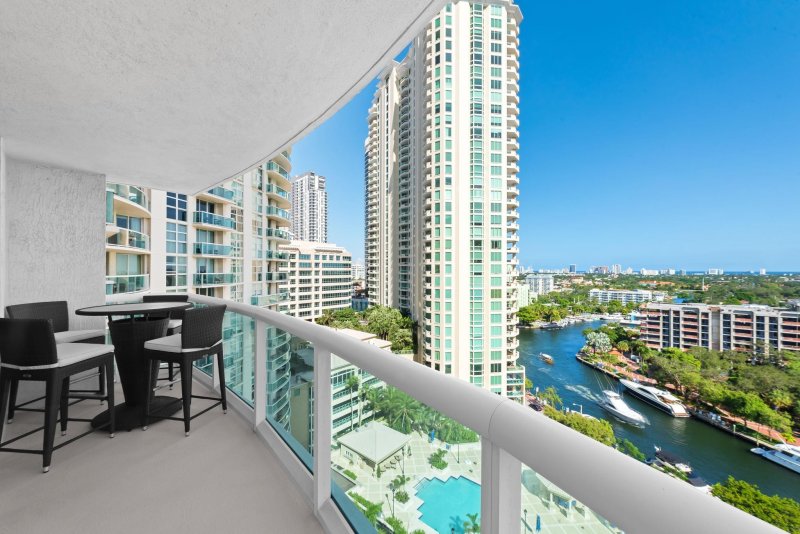 Condo for sale at Watergarden 1603