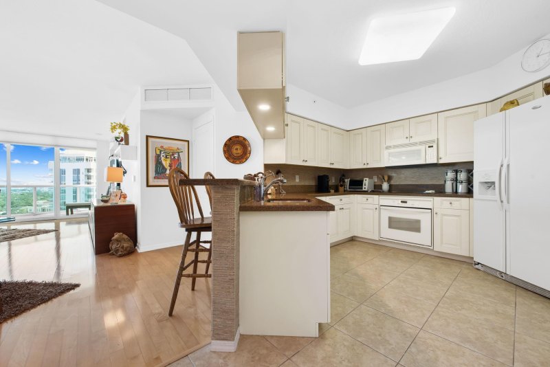 Condo for sale at Watergarden 1603